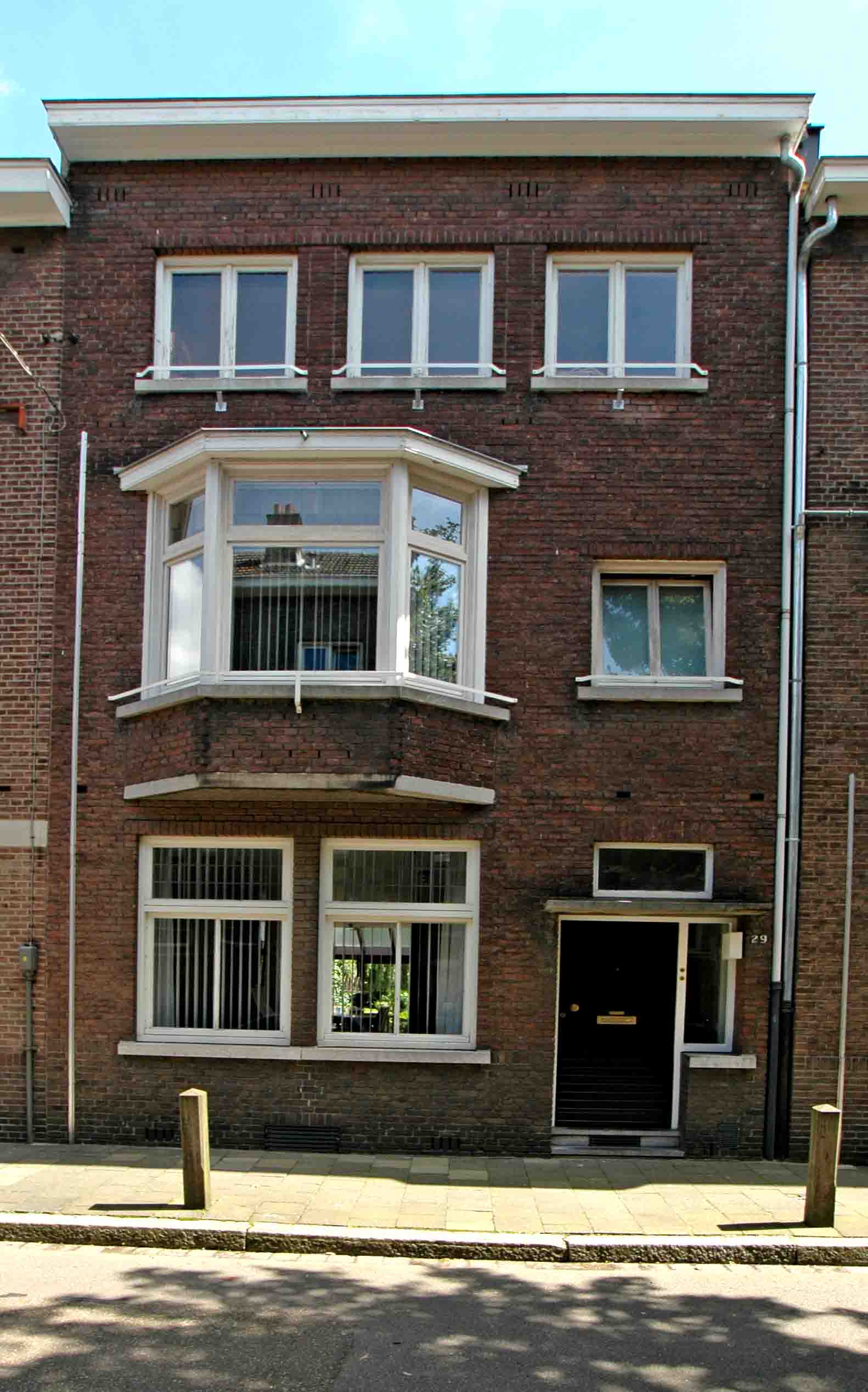 Ons huis sinds 1985 en in eigendom sinds 1992. Klik hier voor meer foto's van in en om het huis.